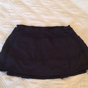 Lululemon black tennis skirt Size 6